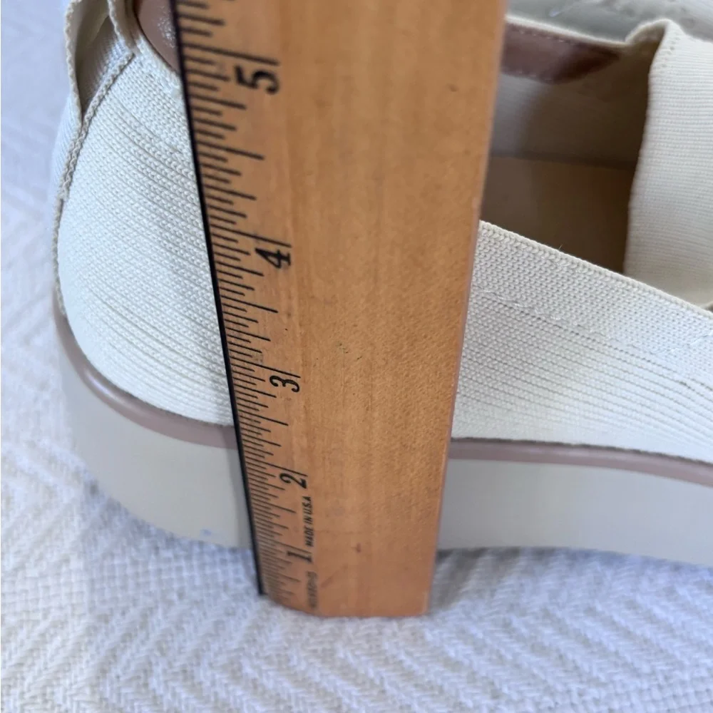 💚Alegria Cream Textured Slip-On Flats